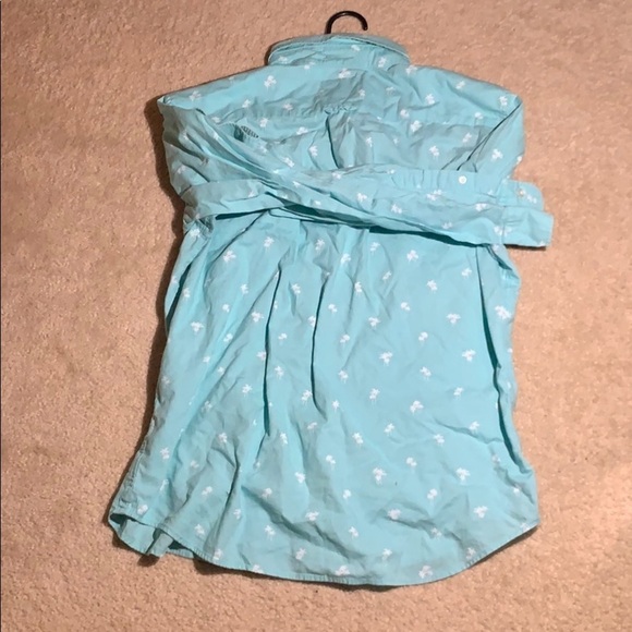 American Eagle light blue button up w palm trees - Picture 4 of 6